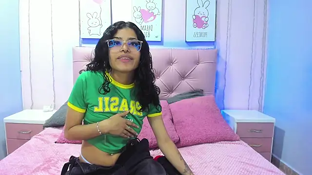 Issaa Tyler online show from October 2025 02:58:02 AM