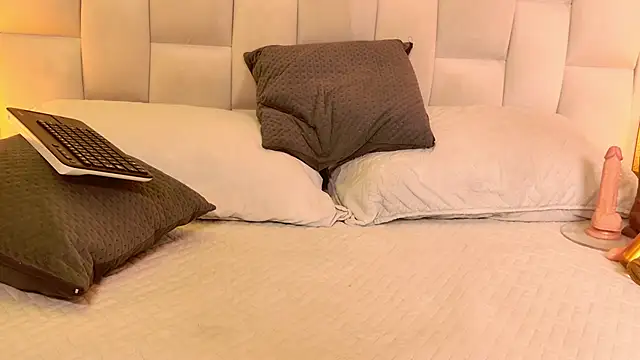 paulina cano online show from December 2025 07:12:01 PM