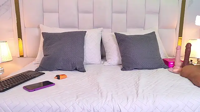 paulina cano online show from December 2025 08:01:01 PM