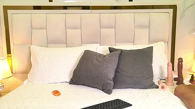 paulina cano online show from December 2025 07:35:01 PM