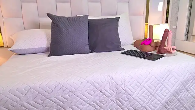 paulina cano online show from December 2025 07:08:02 PM