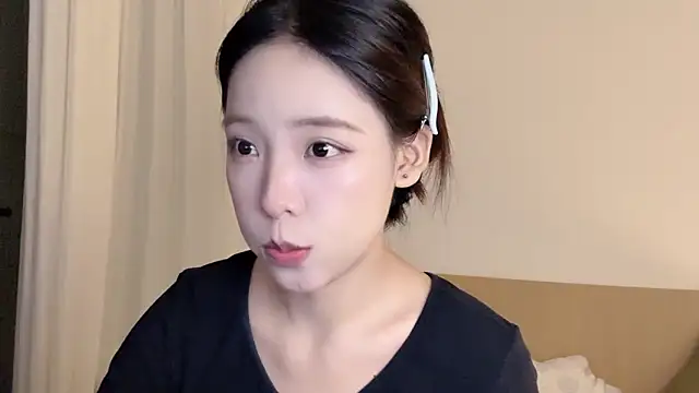 Snapshot of Meng_777 chatting on October 2025 12:02:01 PM Meng 777 online show from October 2025 12:02:01 PM