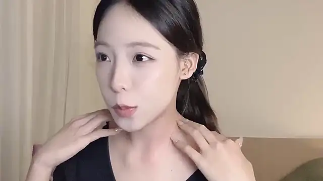 Meng 777 online show from October 2025 02:13:01 PM