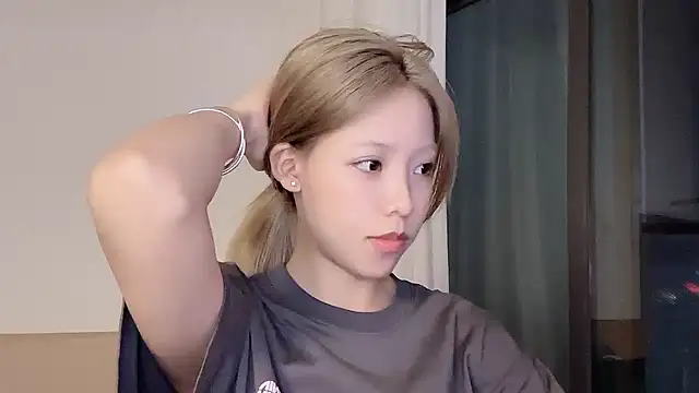 Meng 777 online show from April 2026 01:03:01 PM