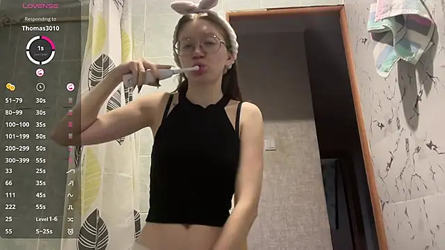 MargarettNewbie online show from October 2025 04:05:02 AM