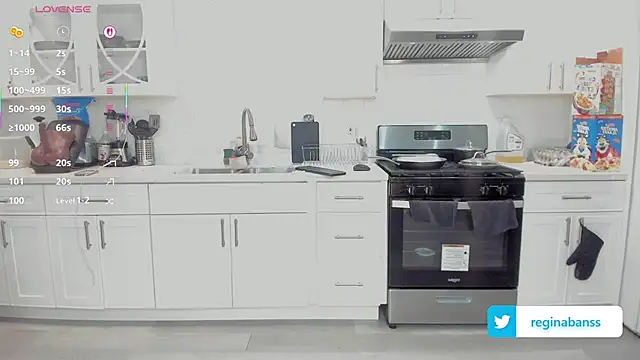 ReginaBans online show from November 2025 10:46:01 PM