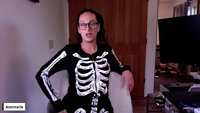 annmarieferrara online show from October 2025 04:08:01 PM