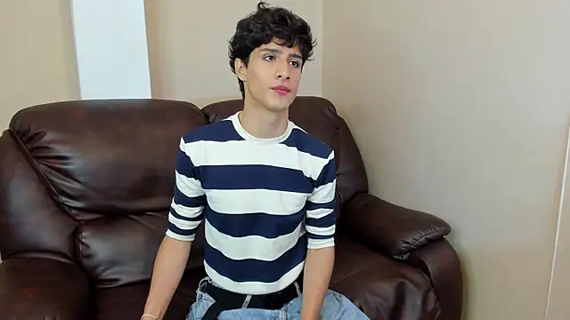 Snapshot of Xam_Collen chatting on December 2025 05:03:01 PM Xam Collen online show from December 2025 05:03:01 PM