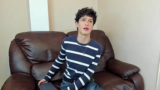 Snapshot of Xam_Collen chatting on December 2025 05:13:01 PM Xam Collen online show from December 2025 05:13:01 PM