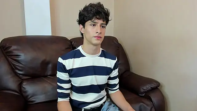 Snapshot of Xam_Collen chatting on December 2025 05:05:01 PM Xam Collen online show from December 2025 05:05:01 PM