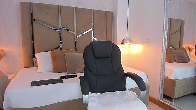 Megan-8 online show from February 2026 07:24:02 PM