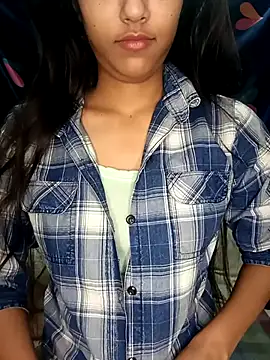 Snapshot of reetika6375 chatting on November 2025 07:07:02 PM reetika6375 online show from November 2025 07:07:02 PM