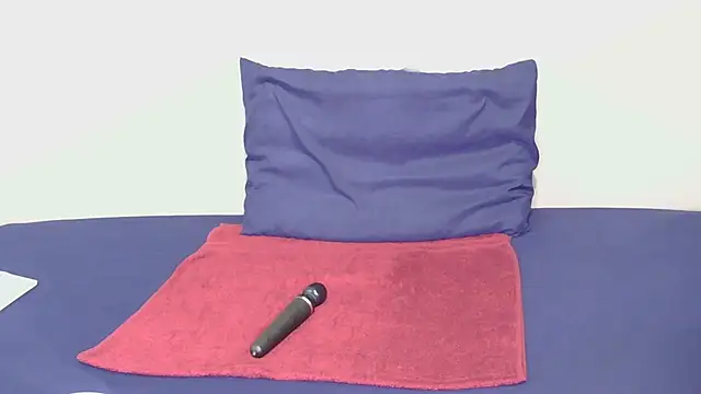 Serafynn online show from November 2025 11:22:02 AM