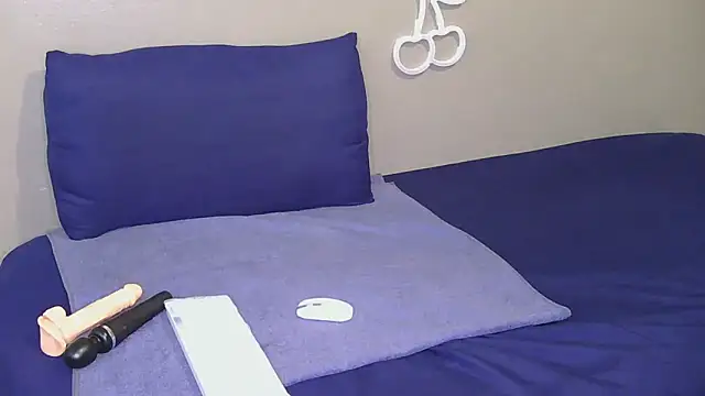 Serafynn online show from December 2025 09:52:01 AM