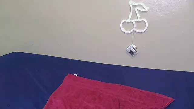 Serafynn online show from November 2025 12:09:01 PM