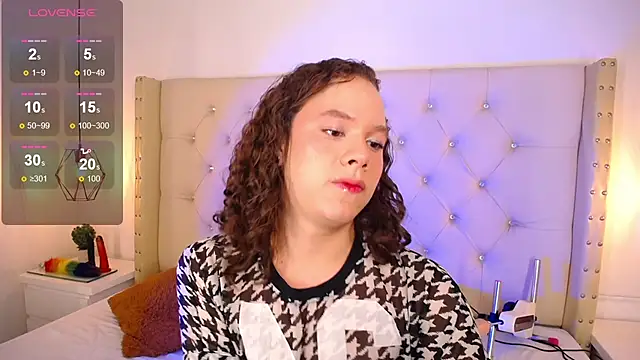 Snapshot of bycandy_ chatting on November 2025 01:43:02 PM bycandy online show from November 2025 01:43:02 PM