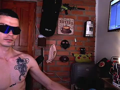 Travis R online show from November 2025 04:33:02 PM