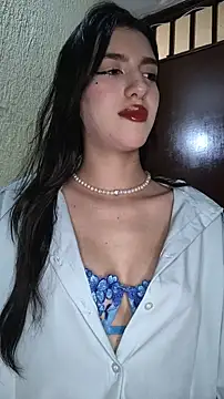 Snapshot of Emily-hottson chatting on December 2025 05:07:01 AM Emily-hottson online show from December 2025 05:07:01 AM