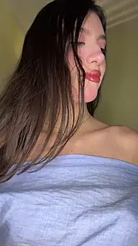 Snapshot of Emily-hottson chatting on February 2026 08:10:02 AM Emily-hottson online show from February 2026 08:10:02 AM