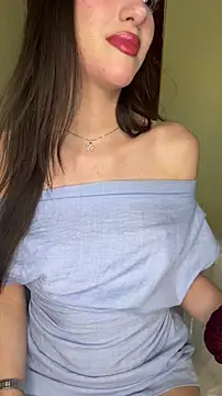 Snapshot of Emily-hottson chatting on March 2026 07:08:01 AM Emily-hottson online show from March 2026 07:08:01 AM