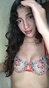 Snapshot of Emily-hottson chatting on November 2025 02:15:01 AM Emily-hottson online show from November 2025 02:15:01 AM