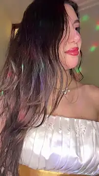 Snapshot of Emily-hottson chatting on February 2026 07:51:01 AM Emily-hottson online show from February 2026 07:51:01 AM