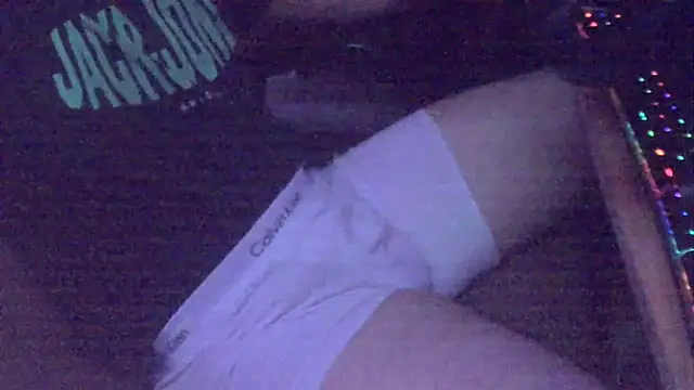 xderox318 online show from November 2025 10:13:01 PM