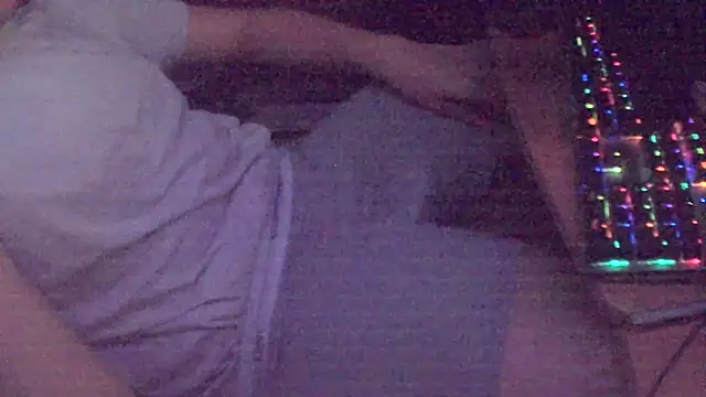 Snapshot of xderox318 chatting on November 2025 12:14:01 AM xderox318 online show from November 2025 12:14:01 AM