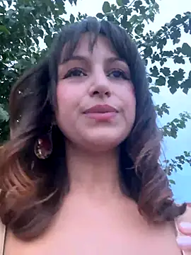 Snapshot of MaiaRouge chatting on September 2025 05:52:02 PM MaiaRouge online show from September 2025 05:52:02 PM