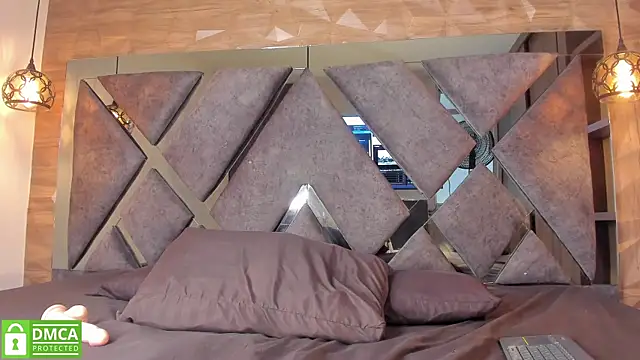 Snapshot of Scarlet__Jones_ chatting on November 2025 10:10:01 PM Scarlet Jones online show from November 2025 10:10:01 PM