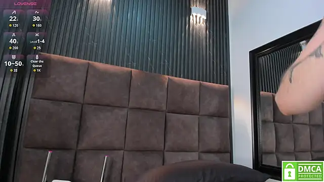 Scarlet  Jones  online show from April 2026 05:20:01 AM