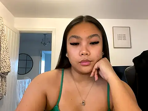 Snapshot of MissCherryyxox chatting on October 2025 01:56:02 PM MissCherryyxox online show from October 2025 01:56:02 PM
