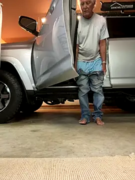 Snapshot of Nataku10 chatting on November 2025 09:51:01 PM Nataku10 online show from November 2025 09:51:01 PM