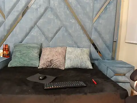 DuoAndLovee online show from September 2025 10:38:02 PM