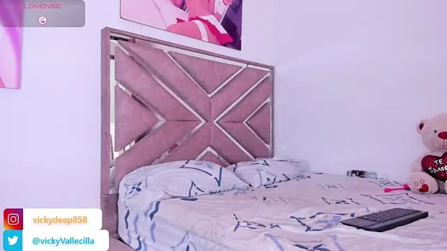 Cristal Deep ass online show from October 2025 01:00:01 PM