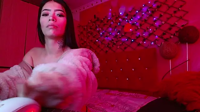 Zoe kler online show from November 2025 07:50:02 PM