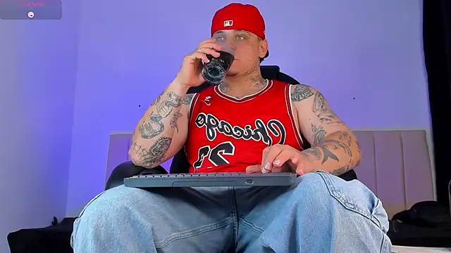 denis munera online show from November 2025 04:45:01 AM