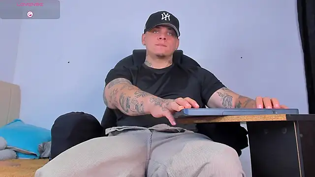 denis munera online show from October 2025 12:06:02 PM