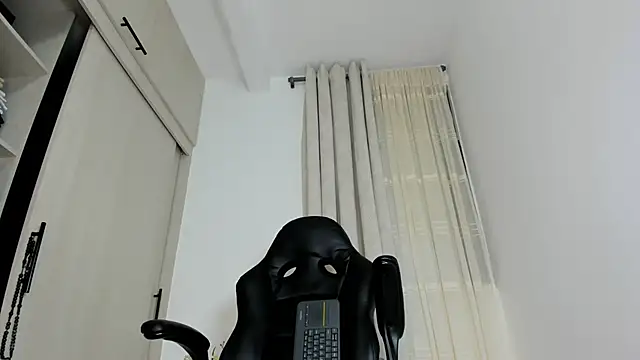 Biscuit oliva online show from March 2026 01:10:01 AM