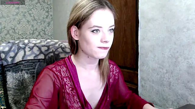 Kate  Loves online show from November 2025 07:14:02 PM