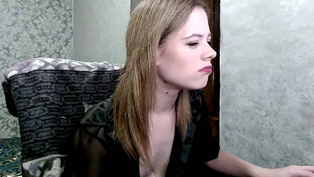 Kate  Loves online show from November 2025 06:45:01 PM