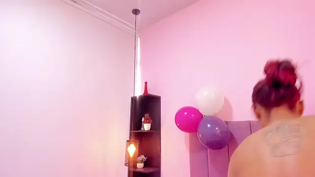 Snapshot of HoollyHendrix chatting on November 2025 08:01:01 PM HoollyHendrix online show from November 2025 08:01:01 PM