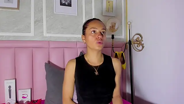 HoollyHendrix online show from January 2026 08:45:02 PM