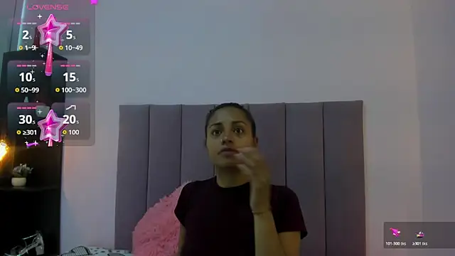 HoollyHendrix online show from October 2025 08:22:02 PM