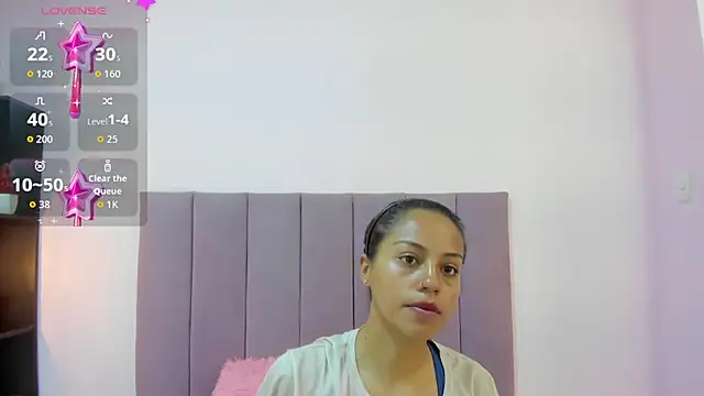 HoollyHendrix online show from October 2025 08:10:02 PM