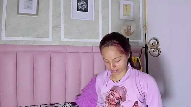 HoollyHendrix online show from January 2026 08:58:03 PM