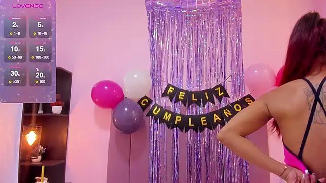 Snapshot of HoollyHendrix chatting on November 2025 08:46:02 PM HoollyHendrix online show from November 2025 08:46:02 PM