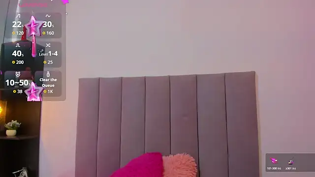 HoollyHendrix online show from October 2025 07:57:02 PM