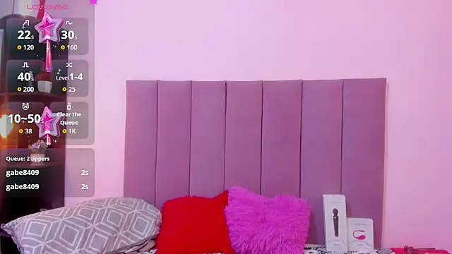HoollyHendrix online show from October 2025 08:10:01 PM