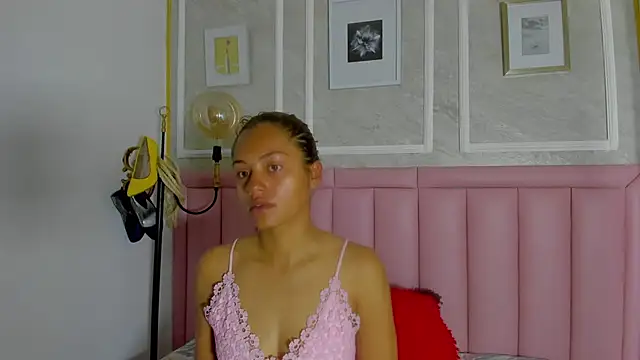 HoollyHendrix online show from February 2026 08:55:02 PM